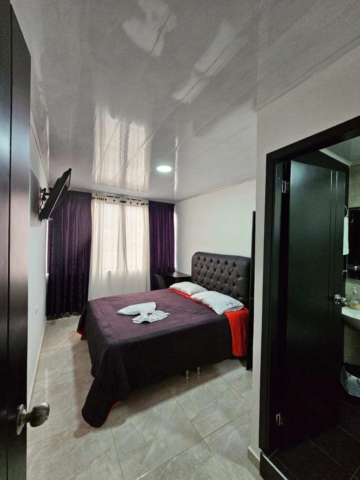 Hotel Big Ben Malaga Santander Zewnętrze zdjęcie