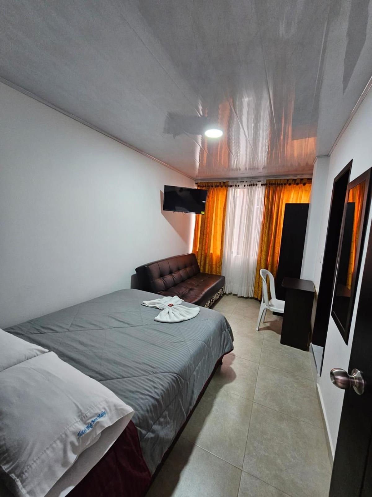 Hotel Big Ben Malaga Santander Zewnętrze zdjęcie